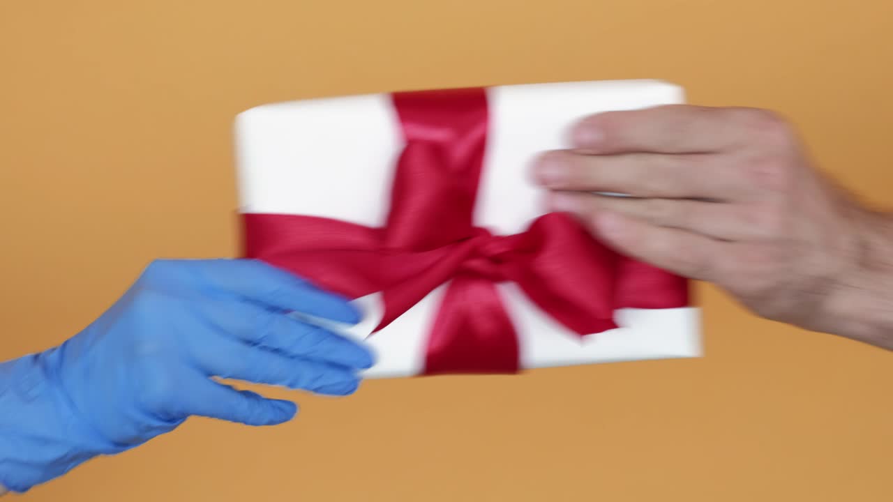 휴일 선물 covid-19 위생 안전 배달