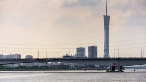 día soleado ciudad de guangzhou torre canton puente de la bahía del río panorama 4k lapso de tiempo china
