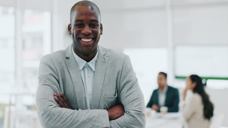 Portrait-of-black-man,-smile-in-office