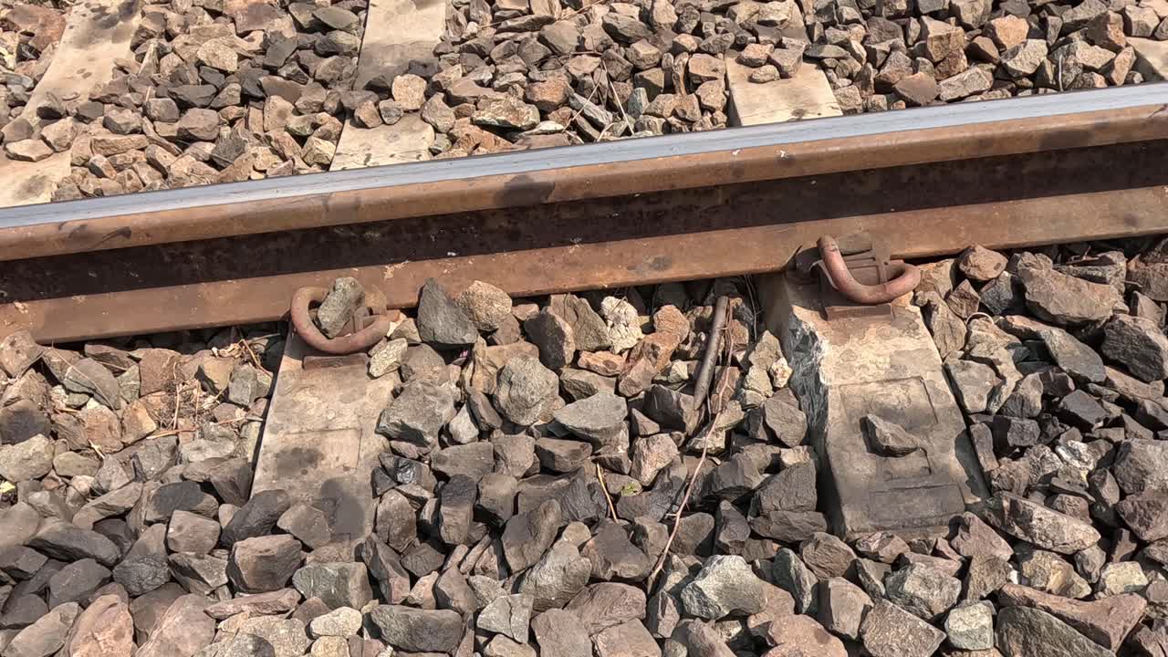 시간에 따라 철도 트랙의 클로즈업 뷰