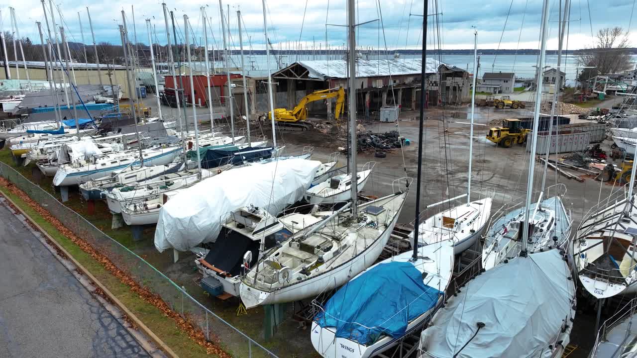 sitio de construcción cerca del lago muskegon