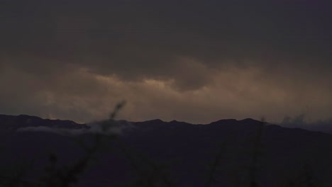 un impresionante timelapse captura el hipnotizante movimiento de las nubes sobre la cordillera de los andes