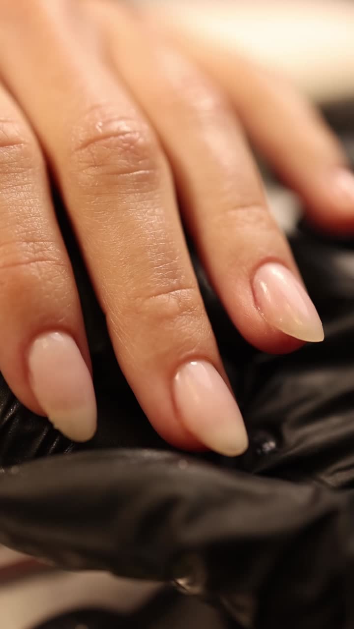 Elegant Natural Nails