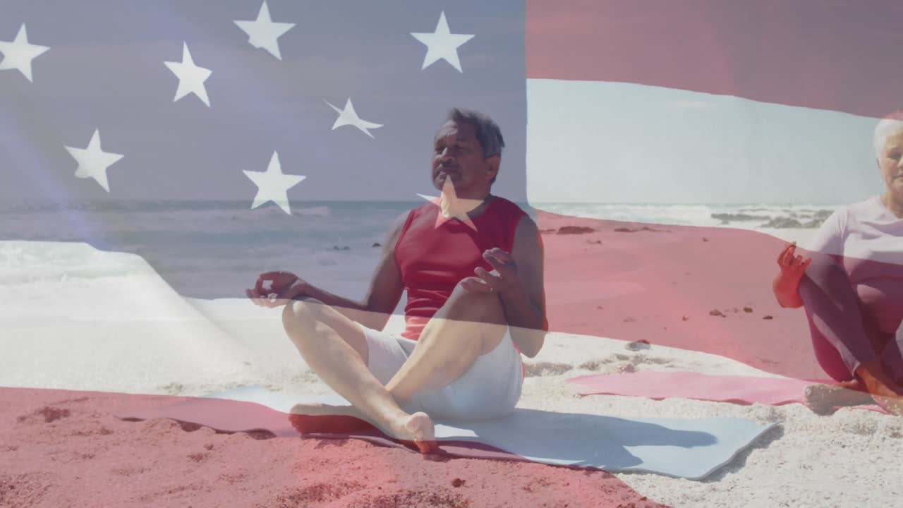해변에서 요가를 연습하는 노인 이중 인종 부부 위에 미국 국기의 애니메이션