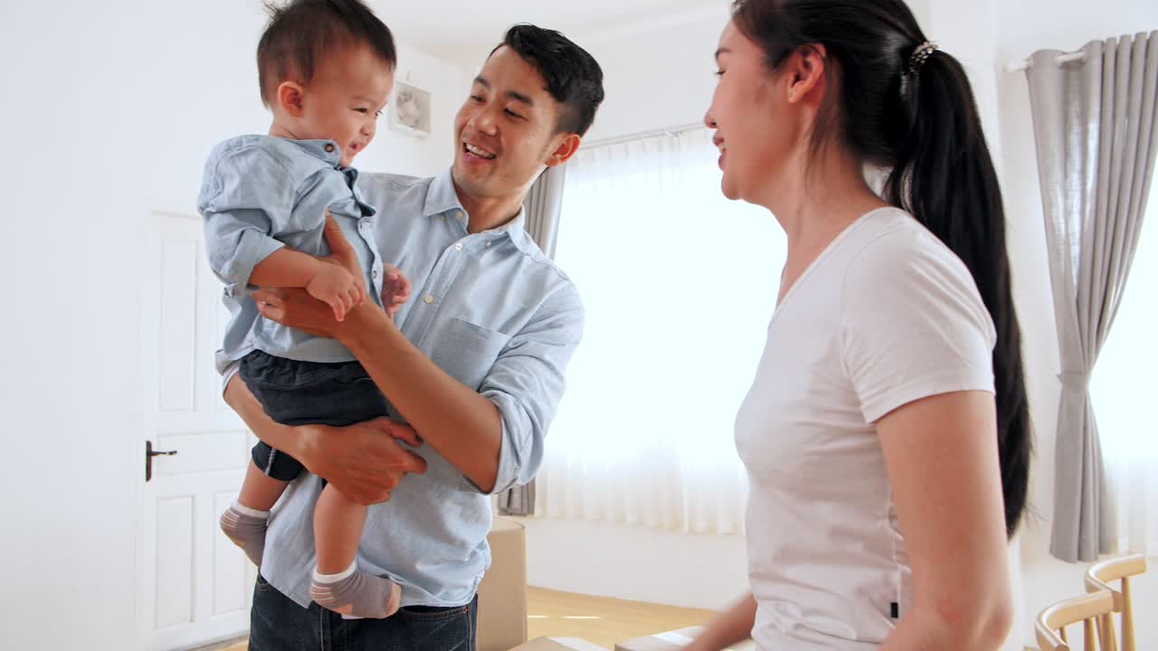 행복한 아시아 가족