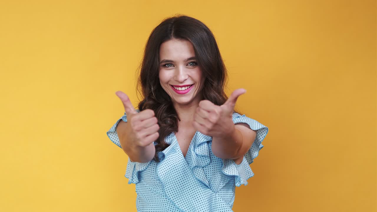 buena elección meme mujer aprobando señal bonito