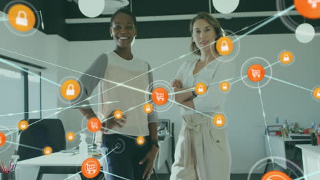 animación de iconos conectados con líneas sobre diversas trabajadoras de pie en la oficina