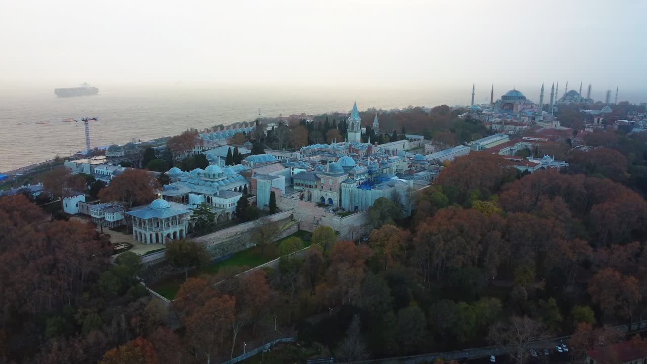 이스탄불의 토프카피 궁전과 역사적인 반도의 공중 풍경 - 터키에서 4k 영상