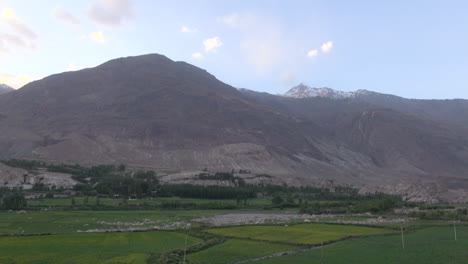 Vista-Del-Río-Pamir,-Afganistán-Y-Panj-A-Lo-Largo-Del-Corredor-Wakhan