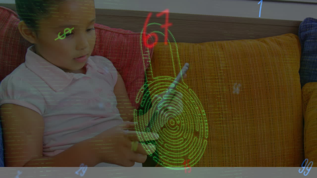 animación de números cambiantes y candado de seguridad biométrica con una chica usando una tableta