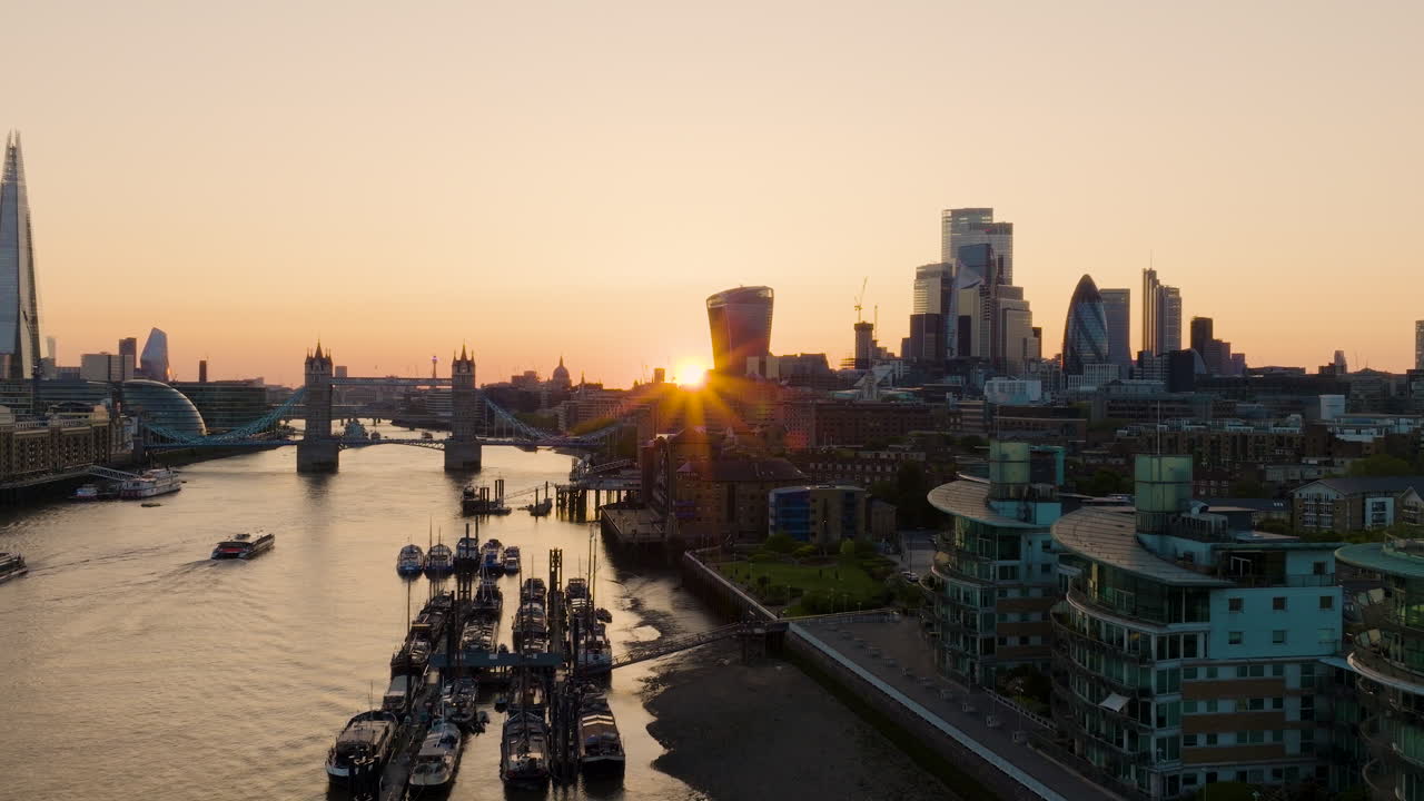 해질녘 런던 스카이라인