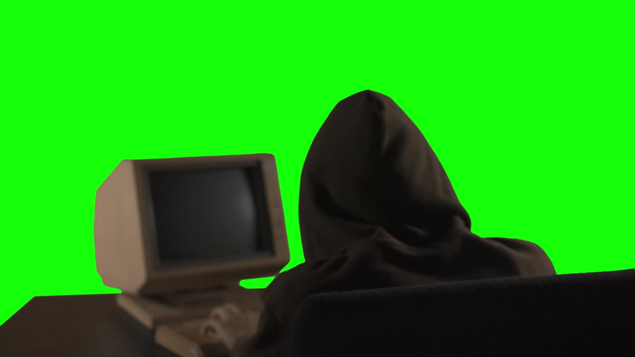 usando una vieja computadora para hackear datos secretos