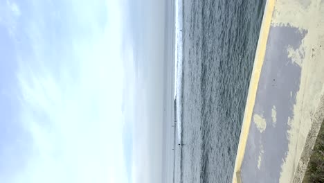 Vertical-panning-view-of-the-Cascais-sea-in-Portugal