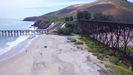 Antenne-über-Der-Wunderschönen-Küste-Von-Santa-Barbara-Kalifornien-In-Der-Nähe-Von-Gaviota-State-Beach-1