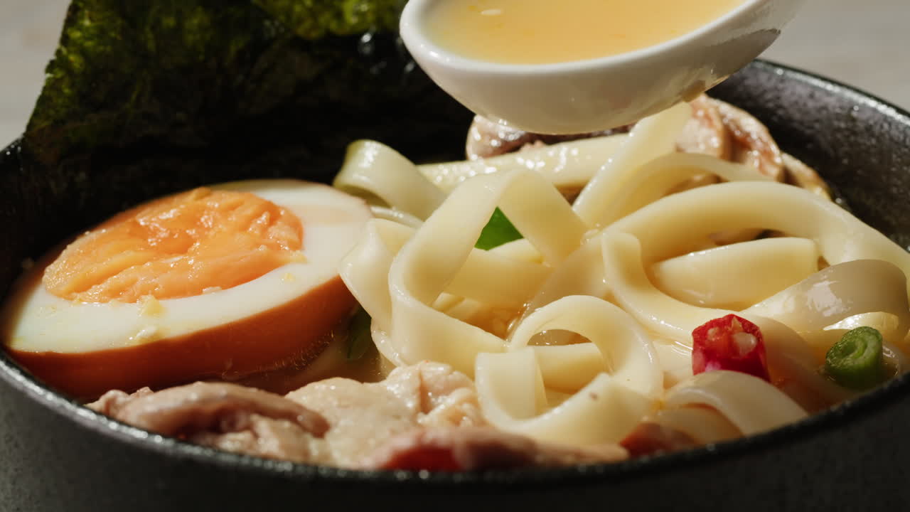 맛있는 라멘 수프 그