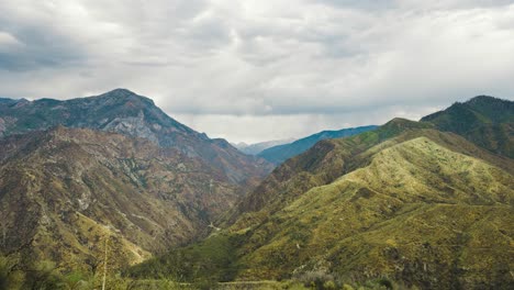 Panorama-Of-Kings-Canyon-National-Park-In-Sierra-Nevada,-Fresno-and-Tulare-Counties,-California