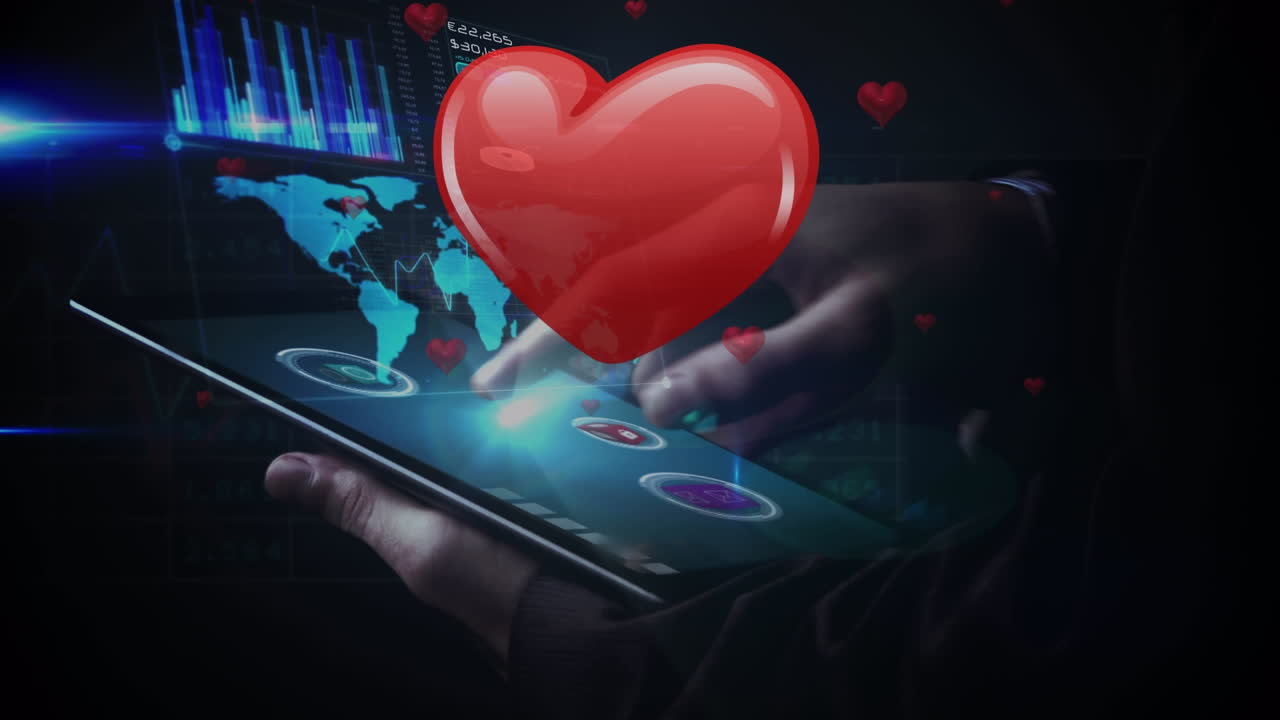 다중 은 심장 아이콘과 데이터 처리가 디지털 태블릿을 사용하는 사람에 대항합니다.