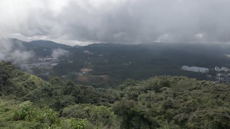 Overcast-weather-time-lapse:-Clouds-roll-into-Cameron-Valley,-Malaysia