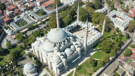 Süleymaniye-moschee-Weite-Ansicht-Von-Oben,-Die-Einen-Riesigen-Tempel-In-Istanbul-Zeigt