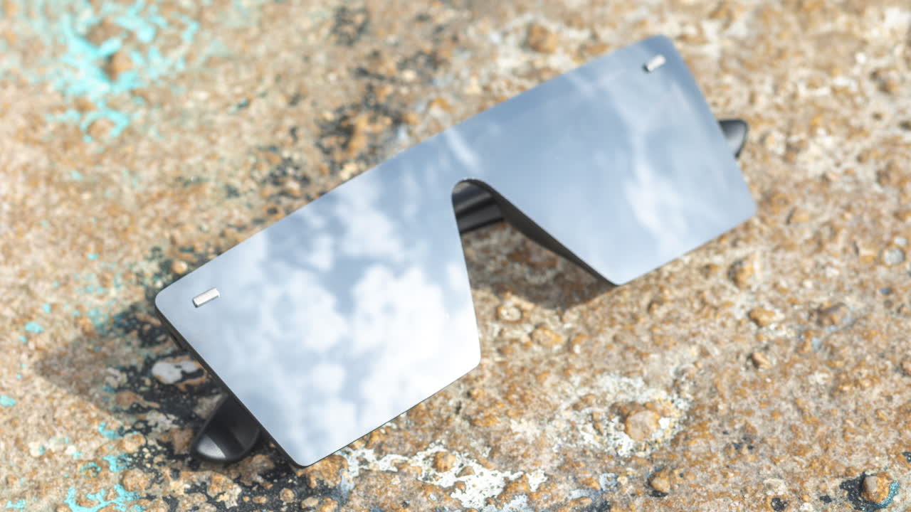 구름을 반사하는 거울 태양 안경