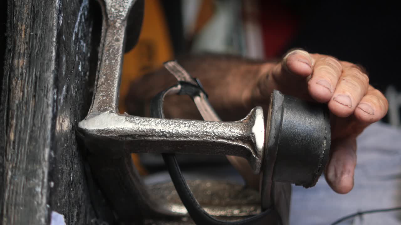 reparación de zapatos en curso