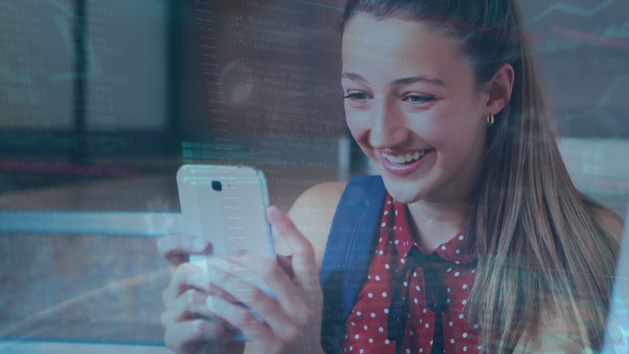 Animazione dell'elaborazione di dati finanziari su una donna caucasica che utilizza uno smartphone