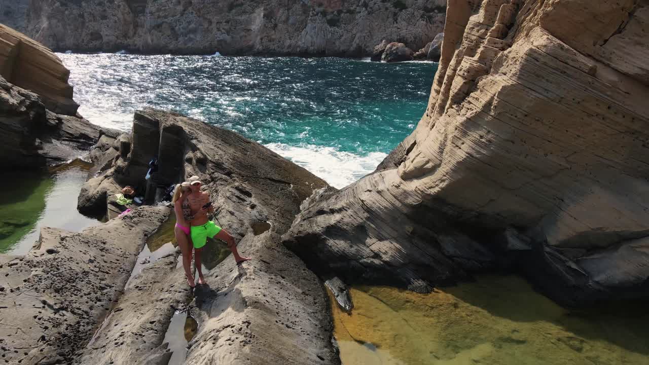 drone vista de atlantis en ibiza, españa