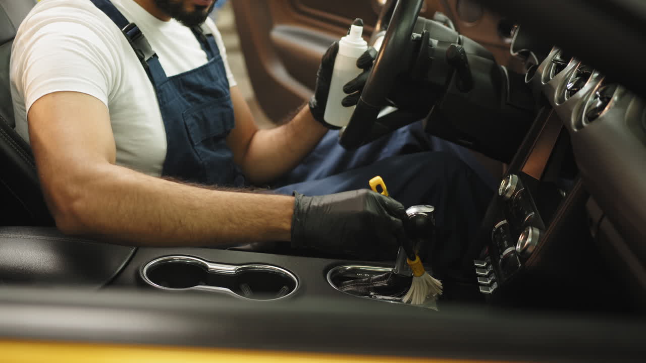 detalles interiores de automóviles por un profesional