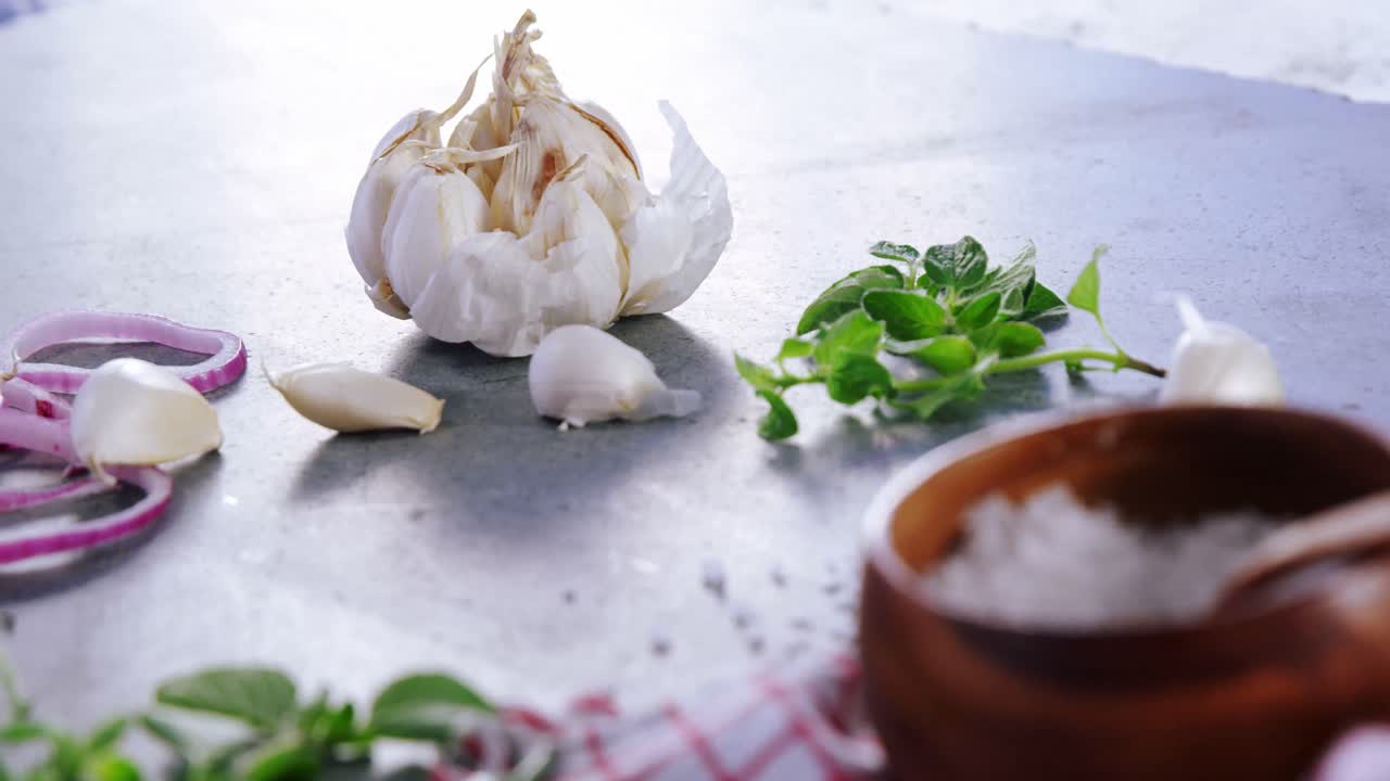 마늘, 양파, 허브 및 향신료