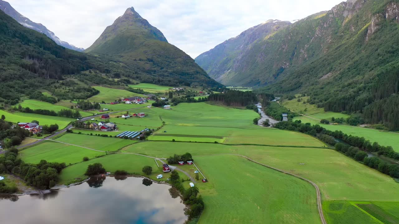 imágenes aéreas de la hermosa naturaleza de noruega