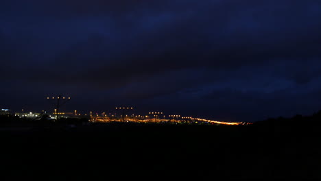 Luces-De-La-Pista-Del-Aeropuerto-De-Sydney-Sydney-Nsw-Australia-En-La-Noche-Filmadas-En-4k-De-Alta-Resolución