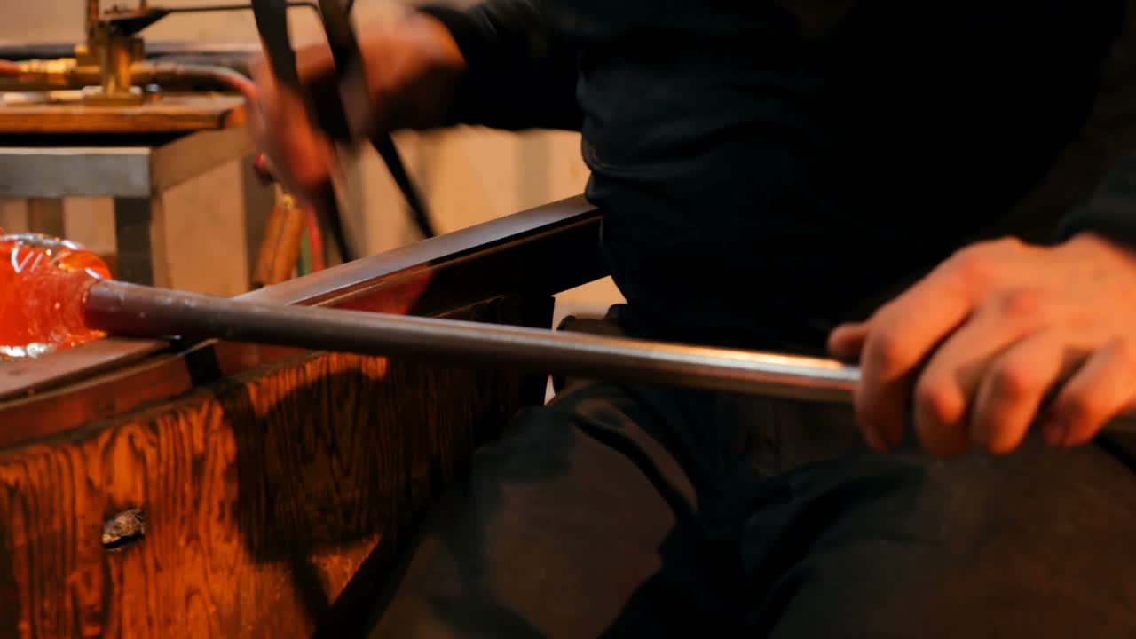 녹은 유리를 형성 하는 유리  ⁇ 기기