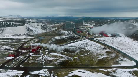 vista aérea de la central eléctrica de kraftla en islandia.