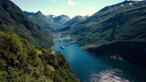 Fiordo-De-Geiranger,-Noruega.-Hermosa-Naturaleza-Paisaje-Natural-De-Noruega.