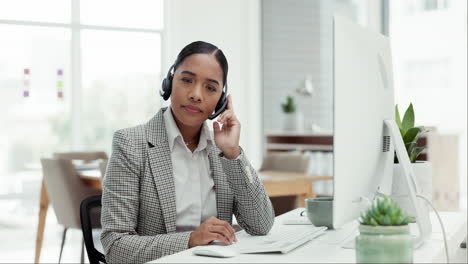 Customer-service,-face-and-woman-at-computer