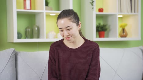 Emocionada-Y-Linda-Mujer-Joven-Asiática-Hermosa.