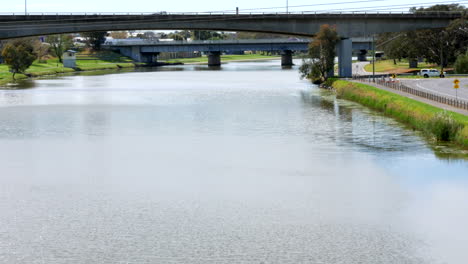 Blick-Auf-Die-Brücke-über-Den-Barwon-River,-Geelong,-Victoria,-Australien