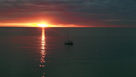 los rayos del sol como un reflector natural