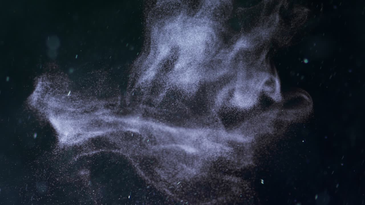 다채로운 반임과 연기 먼지 입자