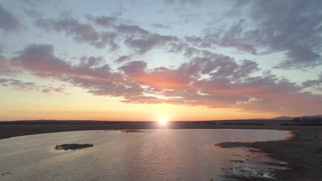 Rayos-De-Sol-A-Nubes-Rojas