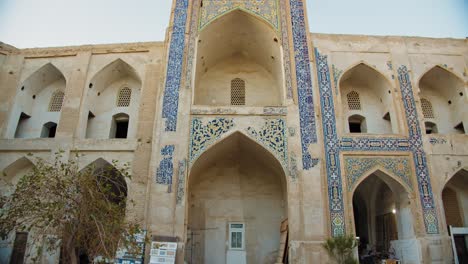 Stadt-Buchara,-Usbekistan-Abdul-Aziz-Khan-Madrassa