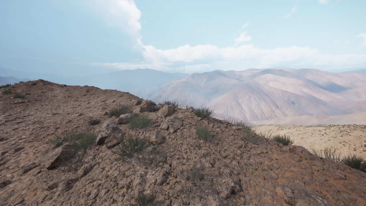 Scopri la bellezza aspra delle montagne del Pamir in Tagikistan