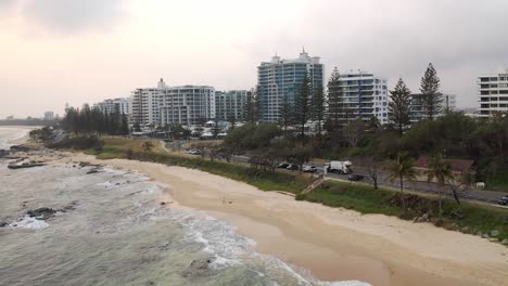 paisaje de la ciudad frente al mar de la playa de mooloolaba en la región de la costa del sol, queensland, australia