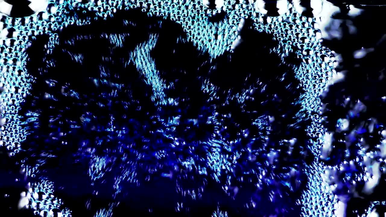 burbujas de agua detrás del fondo de vidrio