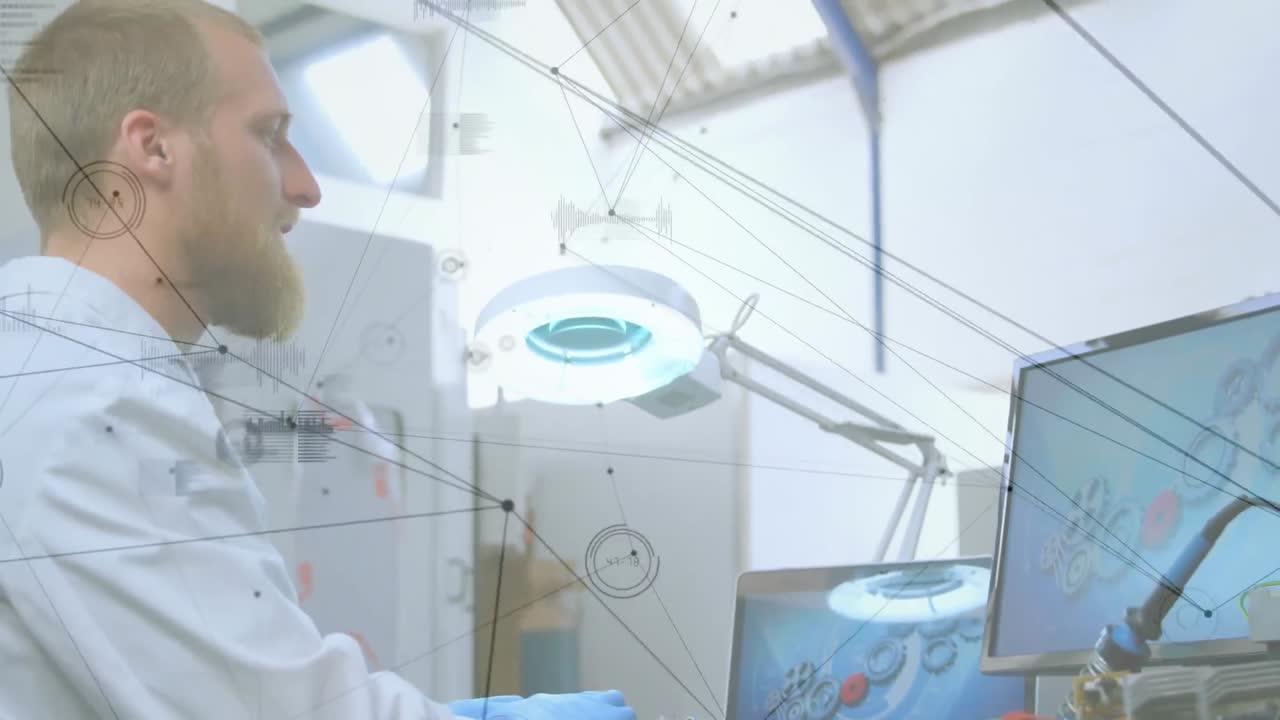 컴퓨터 실험실에서 일하는 백인 남자의 연결 네트워크의 애니메이션, 프로그래밍