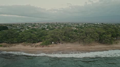 una despedida aérea de maui, hawaii y los residentes que llaman hogar a la isla