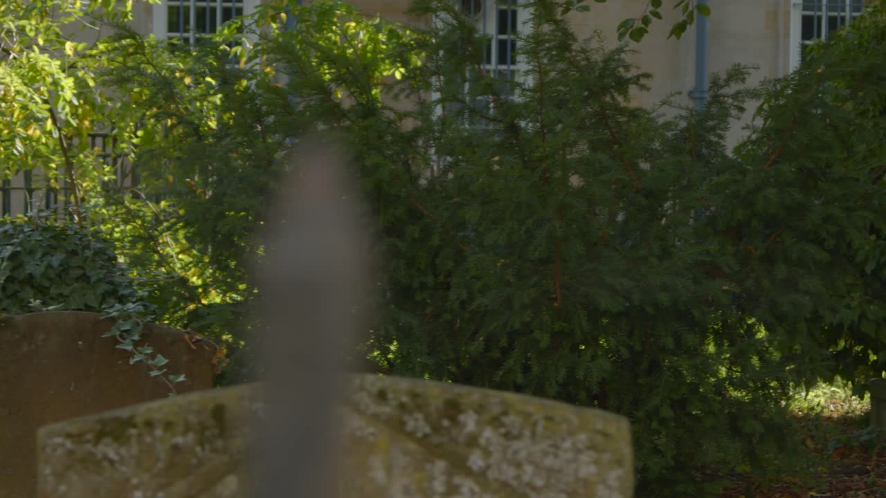 옥스퍼드 묘지의 묘비 추적 샷