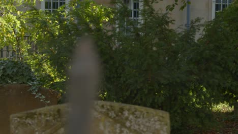 tiro de seguimiento de lápidas en el cementerio de oxford