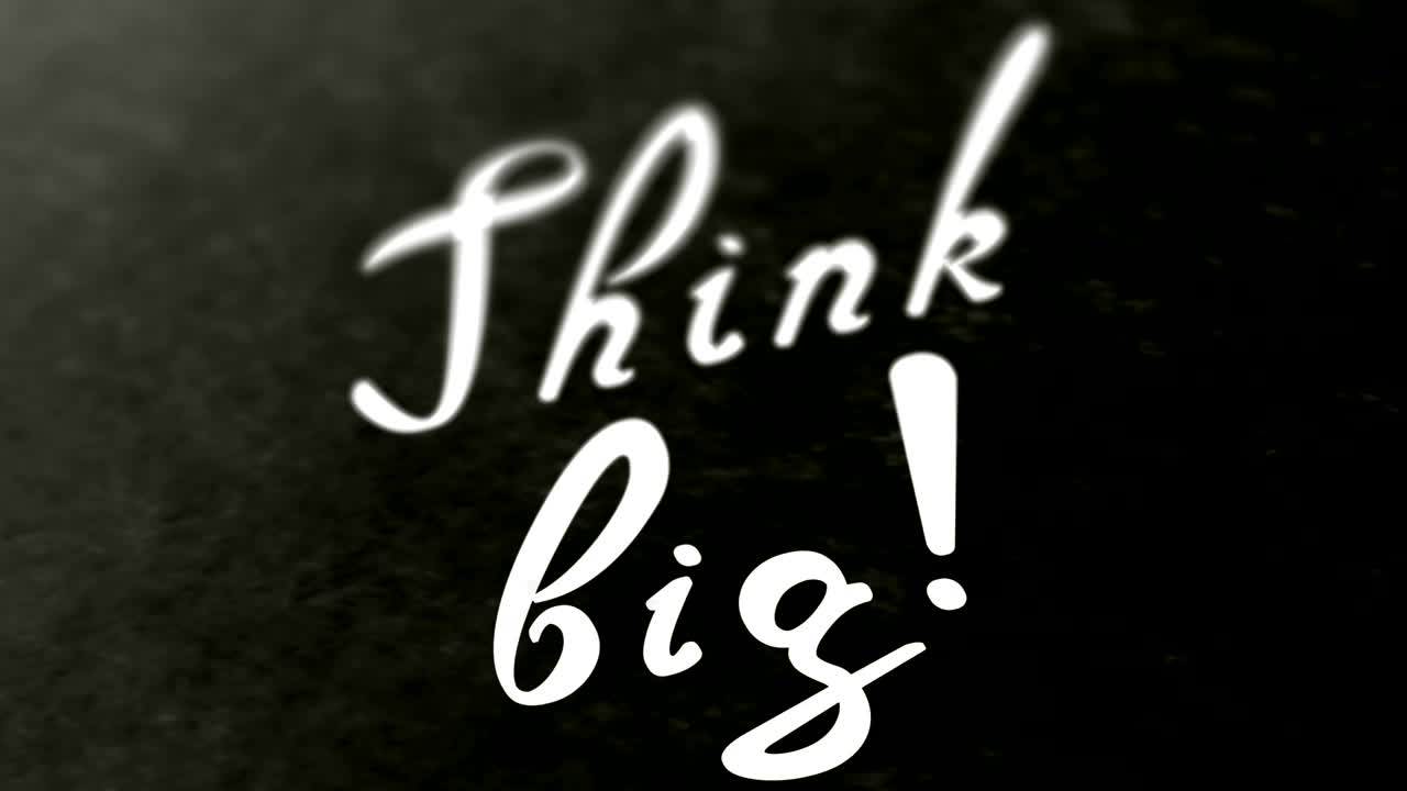 "큰 생각" 페이지에서 루핑 영상은 4k 해상도를 가지고 있습니다.