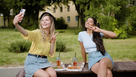 Young-girl-friends-having-a-good-time-together